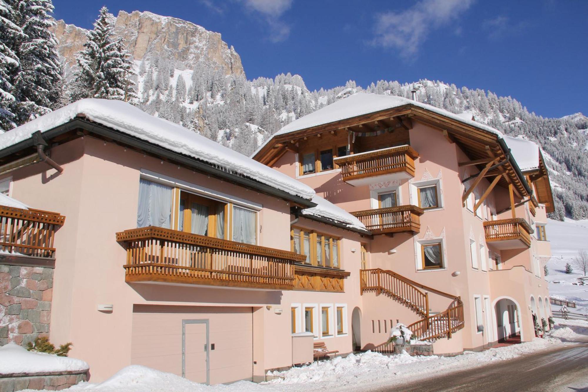 Aparthotel Garni Criss Colfosco Exteriér fotografie